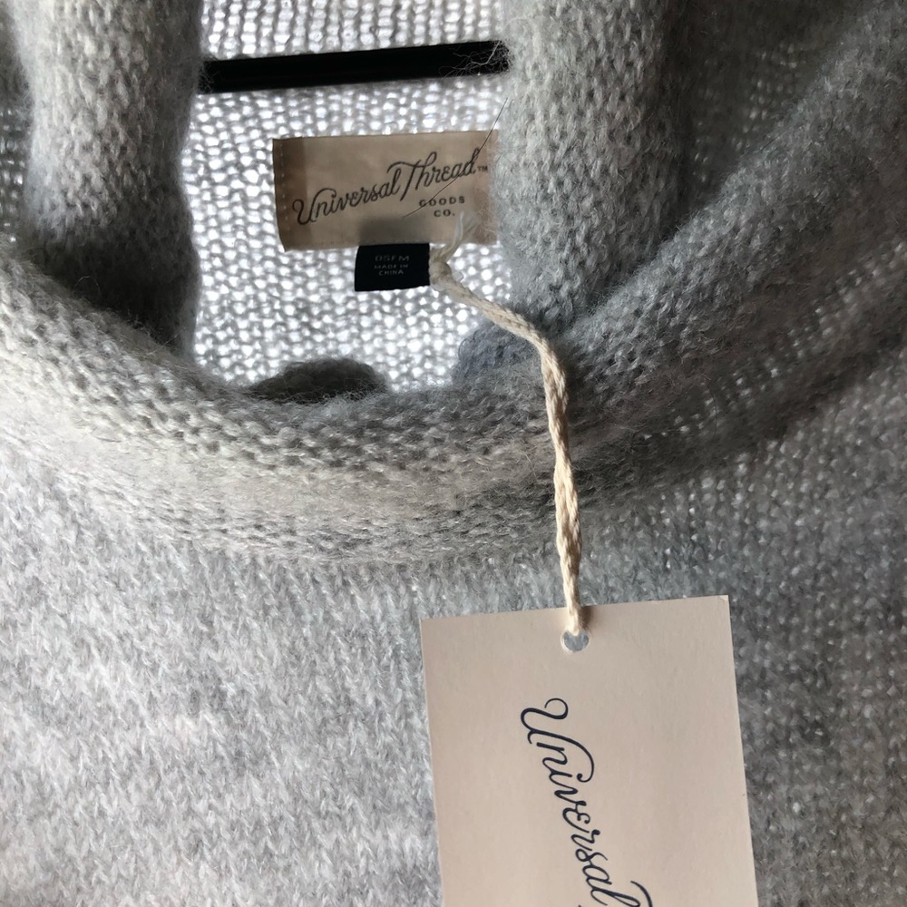 Grey poncho - Picture 2 of 2